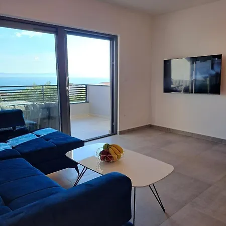 Blue Diamond Makarska