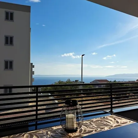 Blue Diamond Apartment *